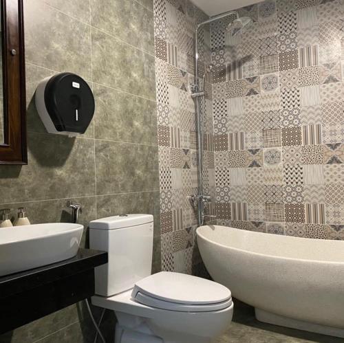 Ένα μπάνιο στο HighLight House