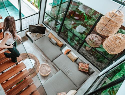Ruang duduk di Beyond Bespoke Villas