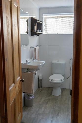 Un baño de Sandstone Manor