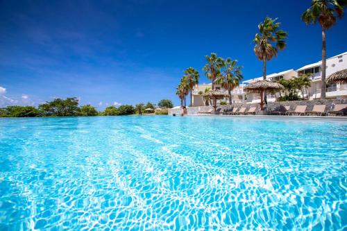 Piscina a Karibea Sainte Luce Hotel o a prop