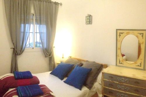 Cama o camas de una habitación en 2 bedrooms house with enclosed garden and wifi at Algodonales