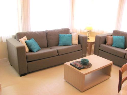 
A seating area at Apartment with 2 bedrooms in De Panne with furnished garden and WiFi 200 m from the beach
