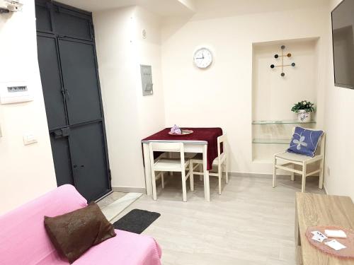 Χώρος καθιστικού στο Charming apartment in Canicatti, 40 m² with private terrace.