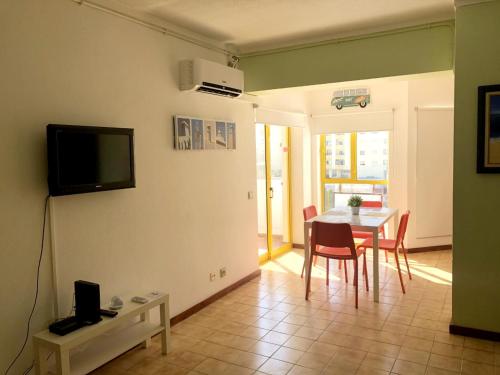 Charming apartment with balcony in Portimão, 55 sqm, pool view