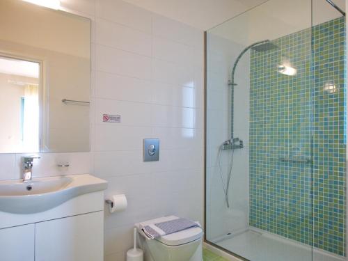 A bathroom at Villa Penelope Spartia Kefalonia