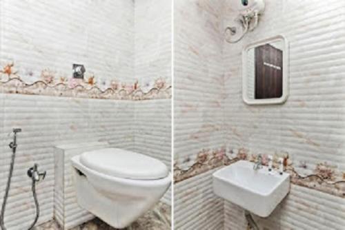 twee foto's van een badkamer met toilet en wastafel bij Hotel Nandanvan by Royal Stay in Lonavala