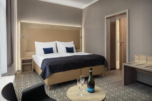Astoria Hotel Image