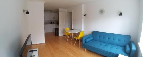 BookedUK: Cheerful 1 Bed Apartment - Sawbridgeworth