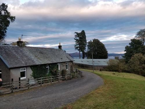 Gallery image of Shemore Farm Holiday Cottage in Luss
