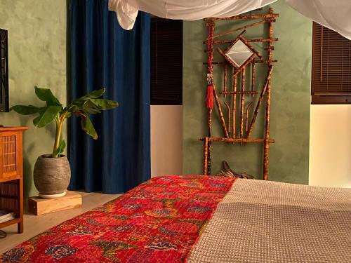 Postel nebo postele na pokoji v ubytování Les 3 Coeurs - Chambres chez charmants habitants