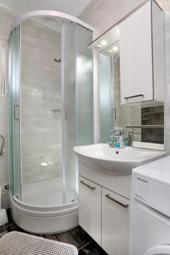 Lovely 2-Bed Apartment