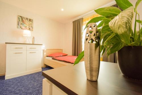 Φωτογραφία από το άλμπουμ του Mainzimmer - Business Apartments σε Hasloch