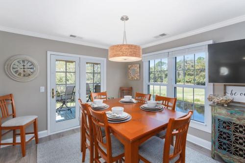 2 BR Evian Gorgeous Golf Views King 2 Twins Fold Out Bikes & Beach Gear included 2 Parking passes photo 17