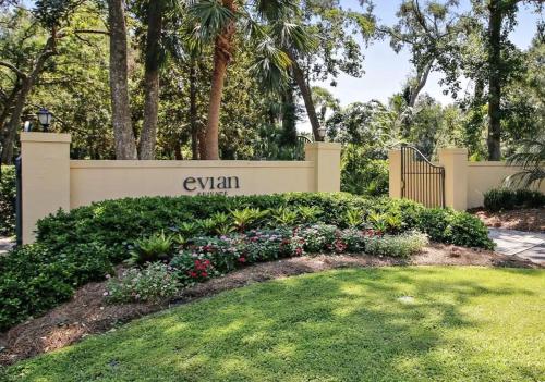 2 BR Evian Gorgeous Golf Views King 2 Twins Fold Out Bikes & Beach Gear included 2 Parking passes photo 31