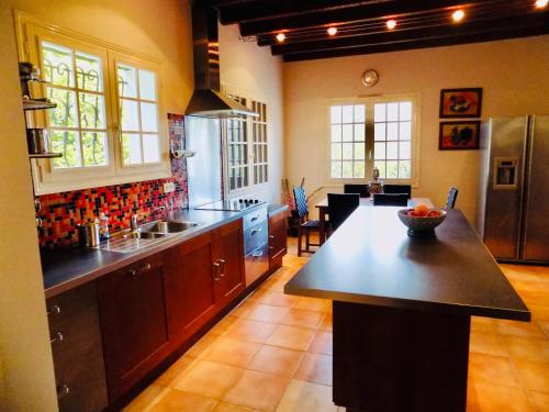 Charming Country Estate – Photos 4