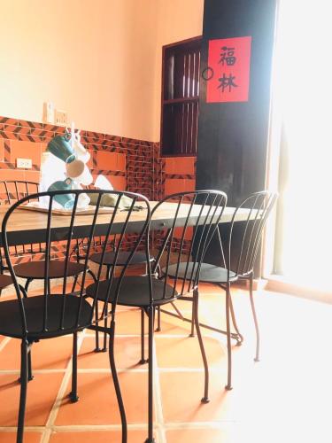 Ruang duduk di 依山初晴2-10人小清新包棟民宿I-Shan House