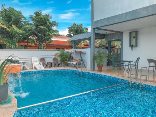 Gallery image of Norshah Village Resort in Pantai Cenang