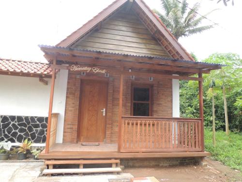 Φωτογραφία από το άλμπουμ του Homestay Effendi Borobudur Syariah by Ndalem Beong σε Magelang