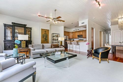 Gallery image of City View Condo with Private Rooftop in New Orleans