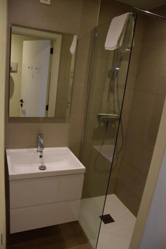 Kylpyhuone majoituspaikassa Appartement Lucia, 8ste verdieping