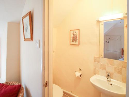 Gallery image of Lower Farm Cottage in Weymouth