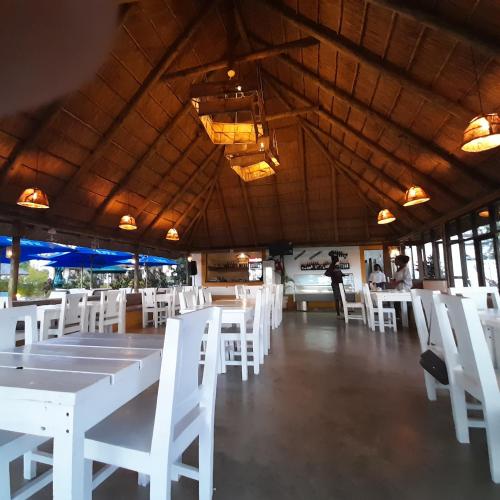 Quinta do Lourençoにあるレストランまたは飲食店