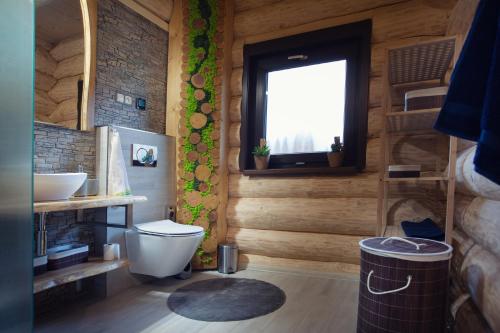 Koupelna v ubytování Zrúboček / Log Cabin