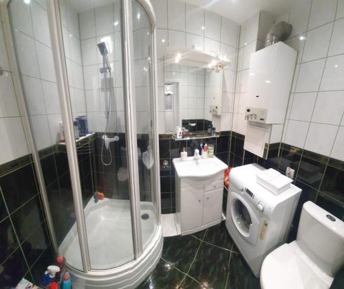 Apartament komfortowy Levino tesisinde bir banyo