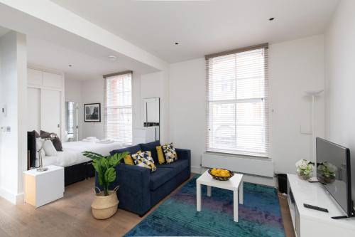 Кът за сядане в homely – Central London West End Apartments