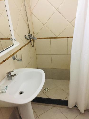 Ένα μπάνιο στο San Remo Punta Hotel