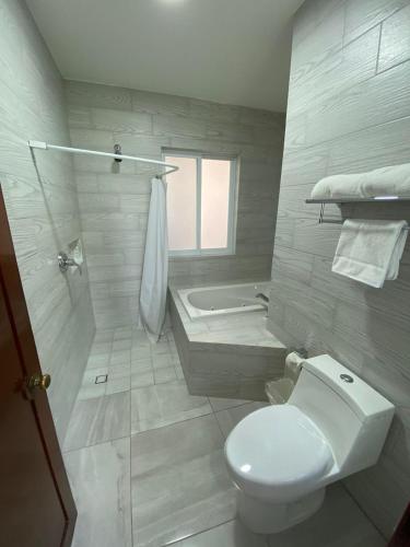 Hotel Posada Quinta Las Floresにあるバスルーム