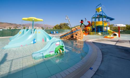 Kolam renang di atau dekat dengan Selini Suites & Waterpark