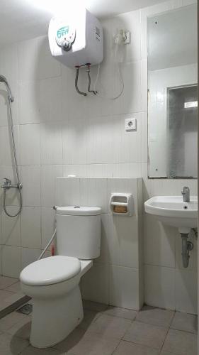 Koupelna v ubytování Apartemen Newton Kayla