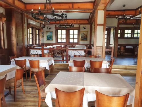 Restaurace v ubytování Hotel Tara
