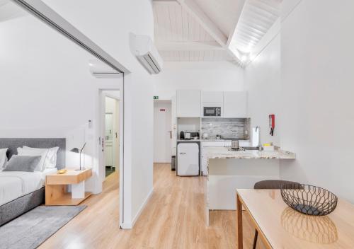 Oporto Comfort Dom Hugo - Historic Apartments