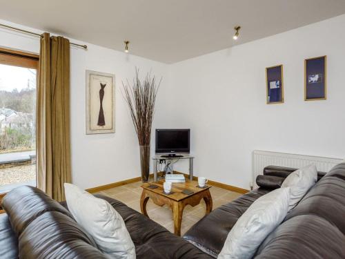 A seating area at Lock Keepers Apartment 