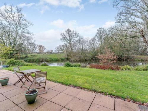 A garden outside Waters Edge 