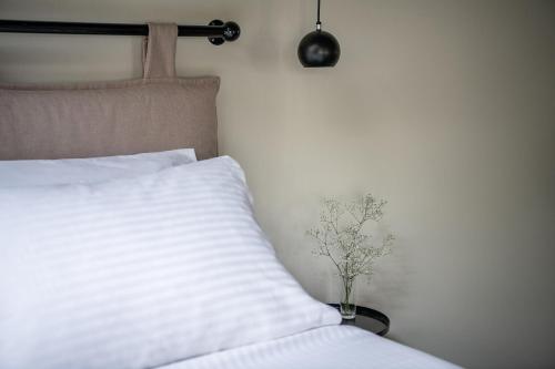Katil atau katil-katil dalam bilik di Velanis Ηouse, style into nature - secluded