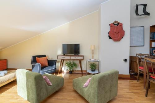 Χώρος καθιστικού στο Host Wise - Stunning Modern Flat w Terrace Miramar Gaia