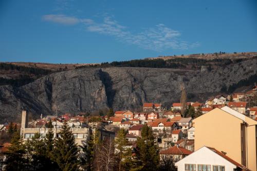 Nespecifikovaný výhled na hory nebo výhled na hory při pohledu z apartmánu