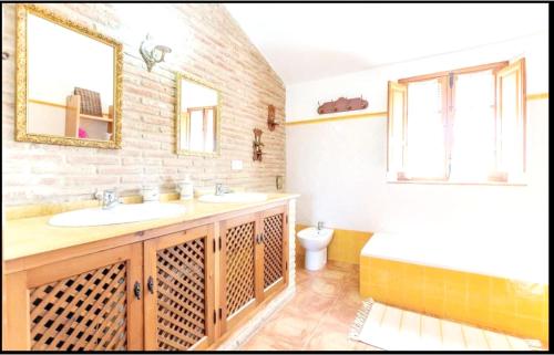 アンテケラにある4 bedrooms villa with private pool enclosed garden and wifi at Antequeraのギャラリーの写真