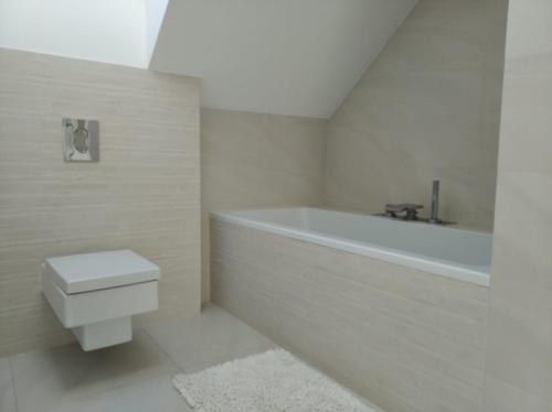 Een badkamer bij Villa Serwy
