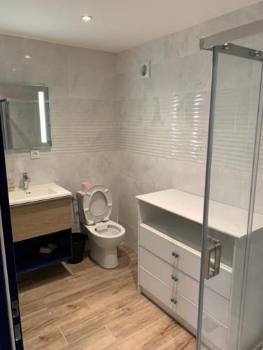 Salle de bains dans l'établissement Le gite des mariniers
