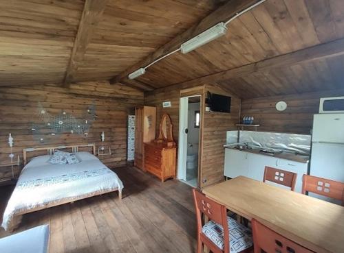 Foto da galeria de CAMPING A GRANDELLA em El Franco