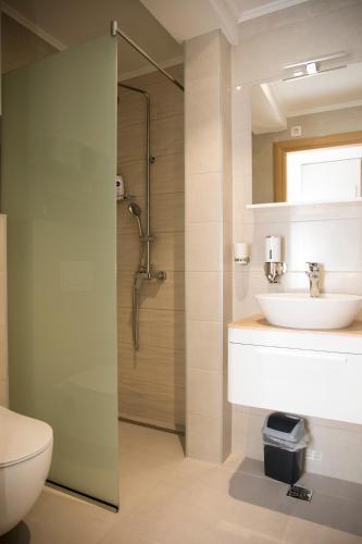 Bilik mandi di Villa Diamond