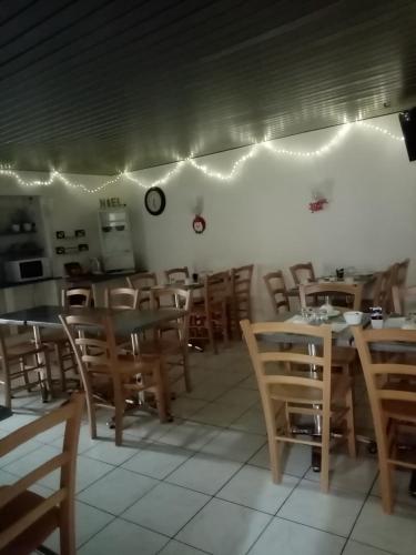 Un restaurant sau alt loc unde se poate mânca la Hôtel Confort 09 ou HC-09