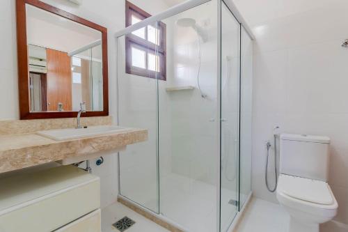 Ванная комната в IP01 Casa 5 Suítes a 100m da Praia Pedra do Sal