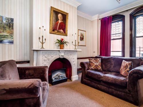 Leo House Image