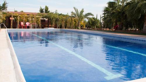 una gran piscina de agua azul en 206 Double room, en Cuevas del Almanzora