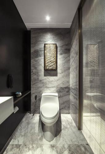Un baño de InterContinental Zhuhai by IHG